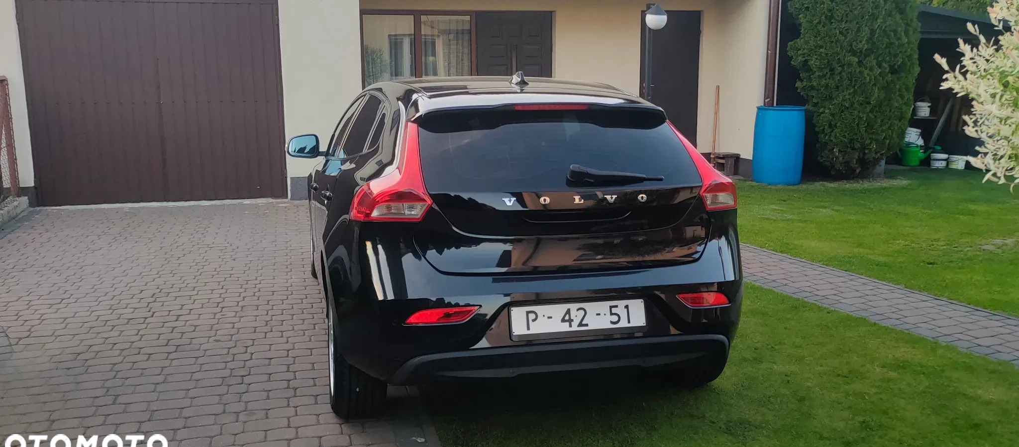 Volvo V40 cena 32900 przebieg: 208000, rok produkcji 2012 z Otmuchów małe 277